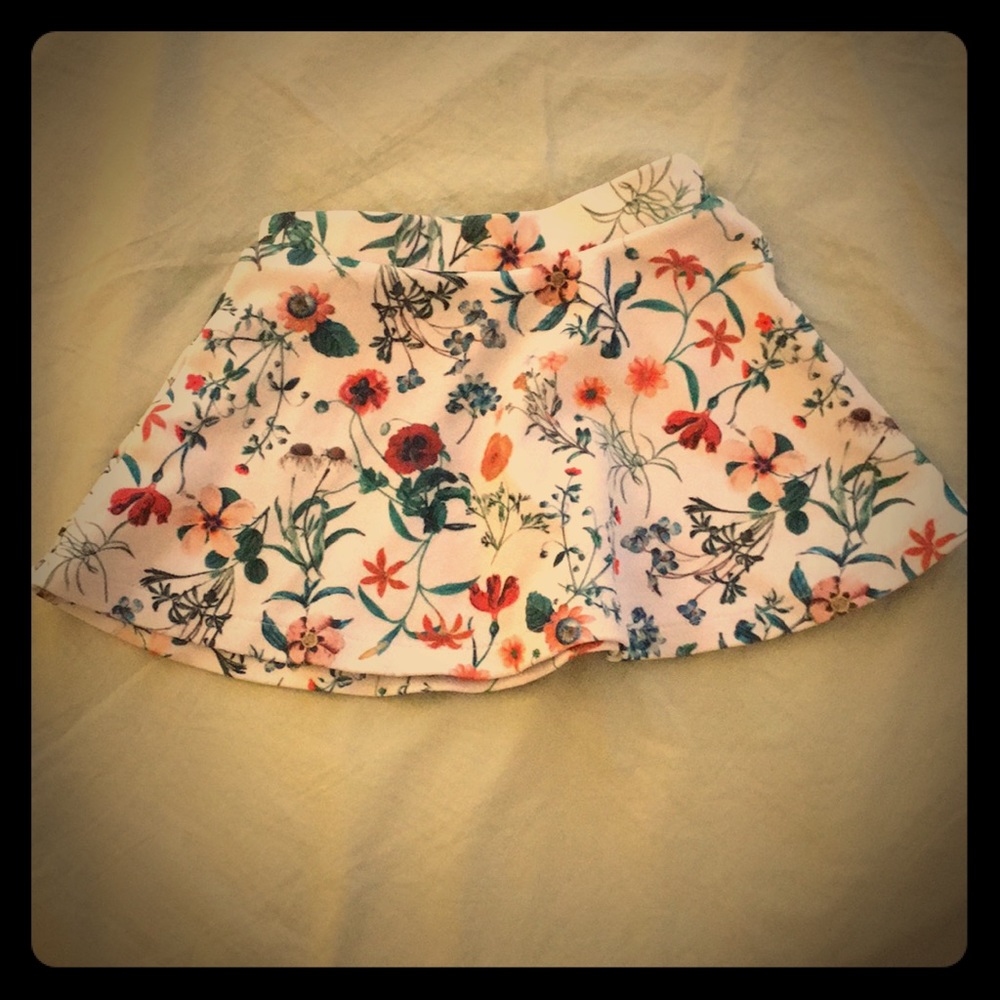 Girls' Zara Skirt in size 4!!